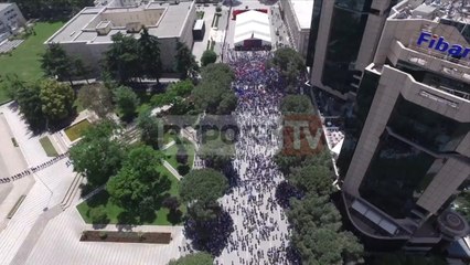 Report TV - Pamje me dron nga protesta e PD në bulevard