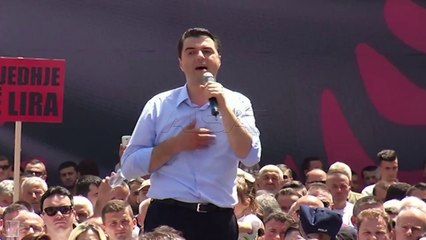 Shqipëri, opozita në protesta masive