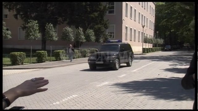 Ora News - Kriza politike - Zyrtari i lartë amerikan mbërrin në Kryeministri, takon Ramën