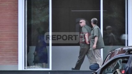 Report TV - Lu pas 2 orë në zyrën e Bashës takim me Ramen në kryeministri