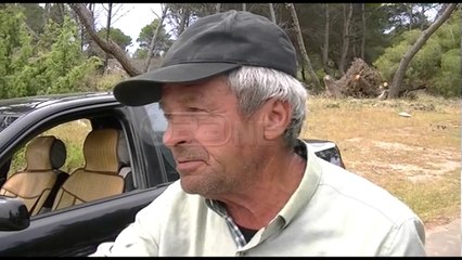 Ora News –Prishja e rrugës po mban peng pastrimin e plazhit të Semanit