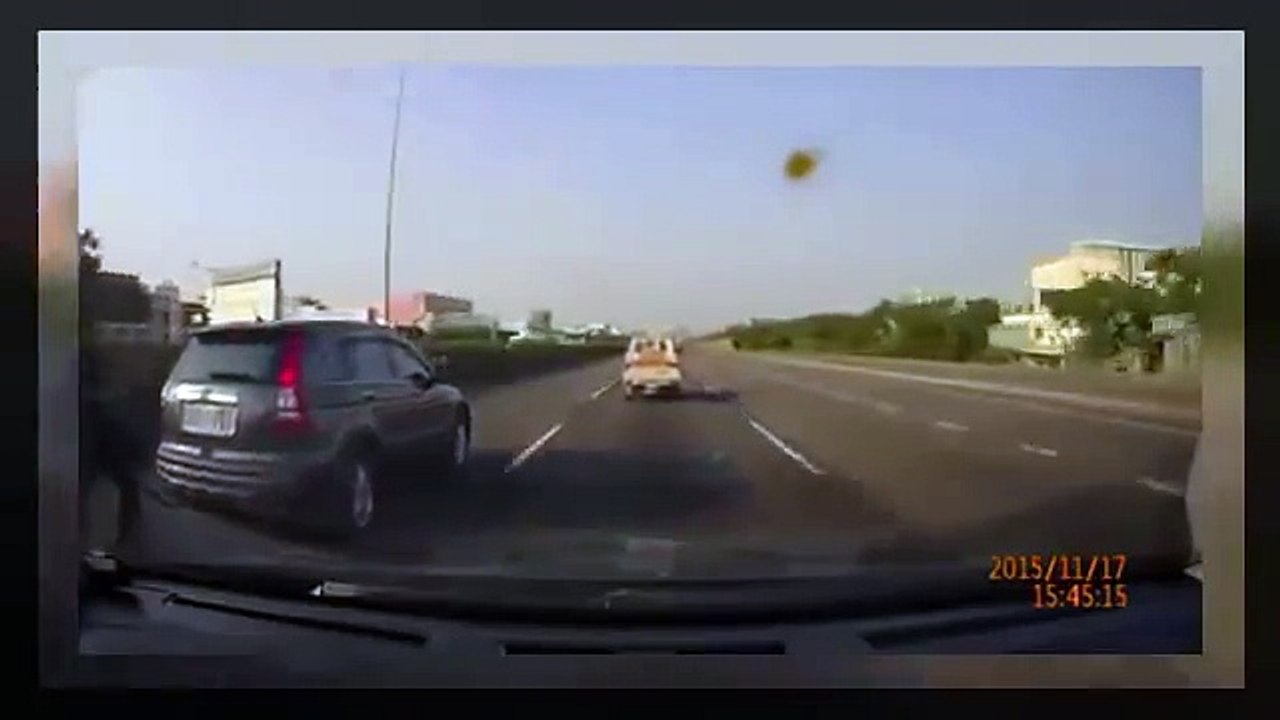 軽トラ　横転事故
