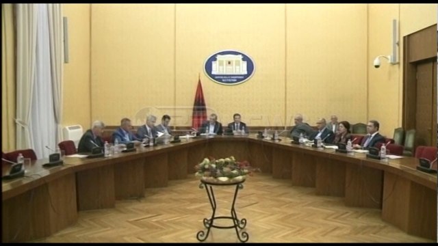 Ora News – Mediu dhe Duka ulin sërish në diskutime Ramën dhe Bashën