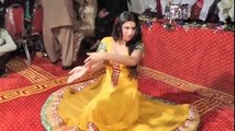 very beautifull pakistani girl hot mujra dance