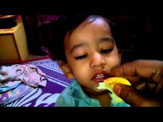 Lemon challenge by 2 year old kid. Must see