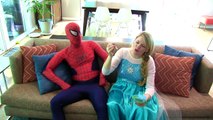 Congelado divertido pegajoso en en bromista vida Nuevo hombre araña superhéroe Lenguas Elsa vs real ep