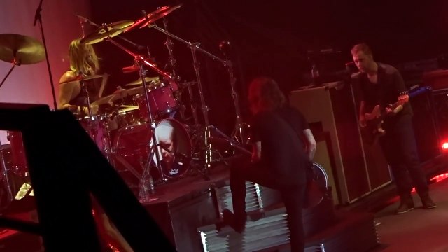 FOO FIGHTERS - My Hero - AccorHotels Arena, Paris - 2017