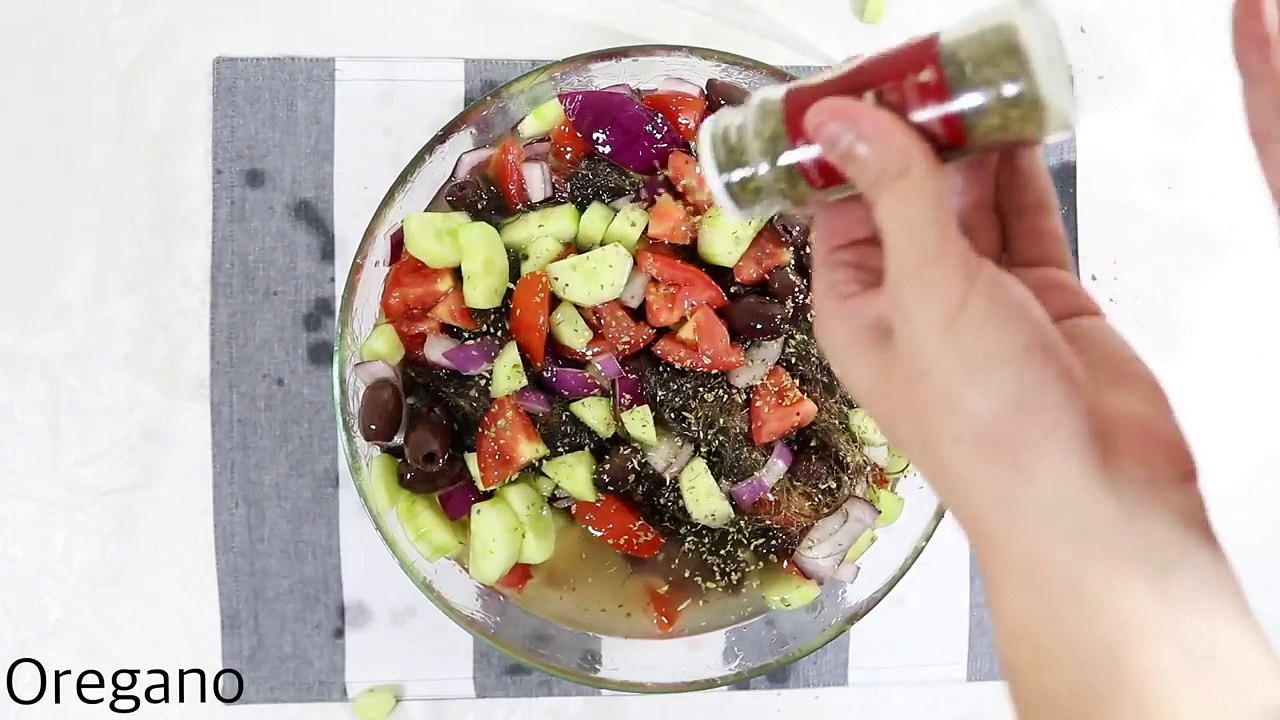 How To Make Traditional Greek Salad
