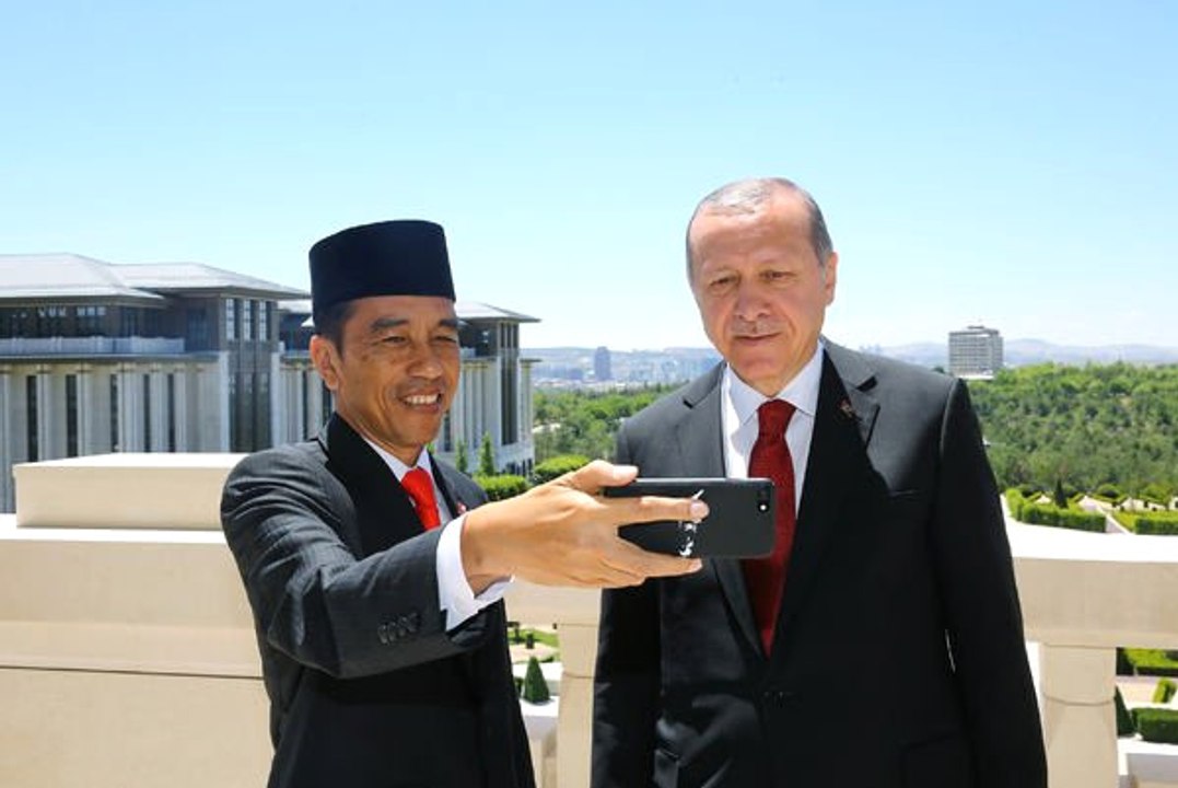 Endonezya Cumhurbaşkanı, Erdoğan'la Külliye'de Selfie Çekti