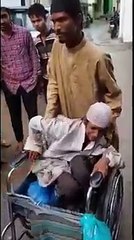people caught fake begger and then rest .