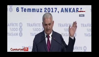 Başbakan Binali Yıldırım'dan akılalmaz benzetme: Silahını çeker gibi...