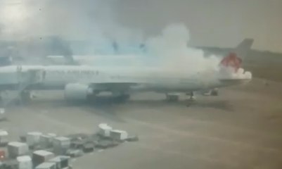 Pesawat China Air Terbakar di bandara Soekarno Hatta