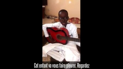Vidéo: Cet enfant chante à merveille les Xassaides de Serigne Touba, vous risquez de pleurer, Regardez