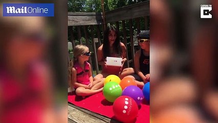Color-blind mother sees her daughter's eyes
