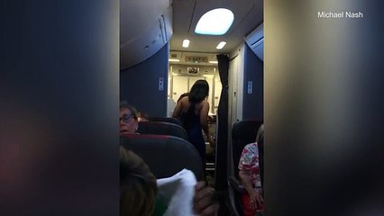 Passenger thrown off AA flight to Chicago
