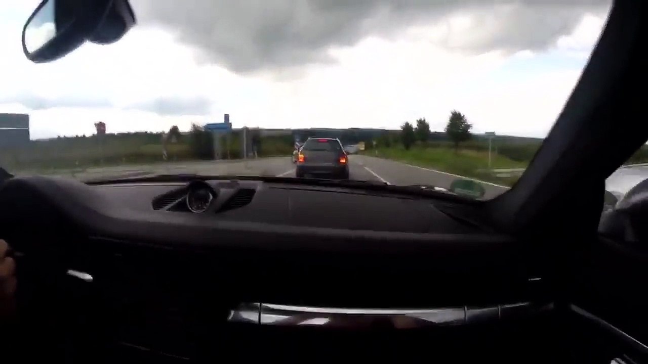 Campeeo ao volante de Porsche