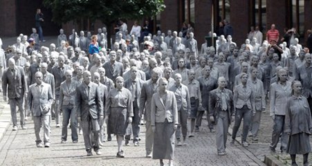 Binlerce Protestocu G-20'ye 'Değişim' Mesajı Vermek İçin Zombi Oldu