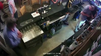 Cet homme agresse sa femme et publie la vidéo sur Facebook