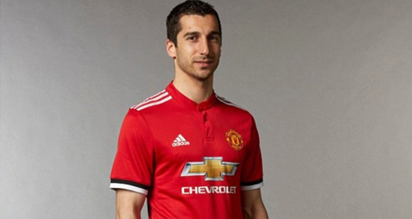 Manchester United'ın Yıldız Futbolcusu, Göbekli Fotoğrafıyla Rezil Oldu