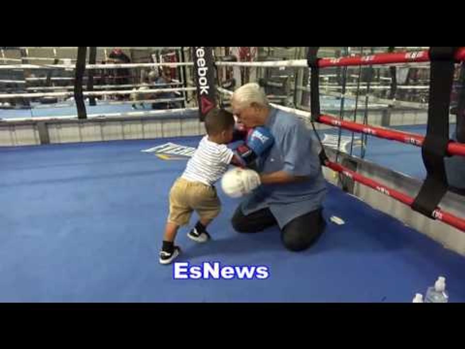 Mikey Garcia 2 Year Old Son Impressive Boxing Skills Lands Right Hand Like A Pro
