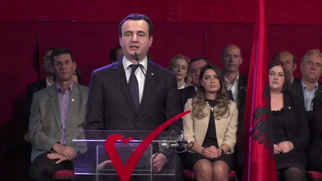 ALBIN KURTI PER KRYEMINISTER TE KOSOVES, LEVIZJA “VETEVENDOSJE” SHPALL KANDIDATIN, REPLIKA PDK LDK