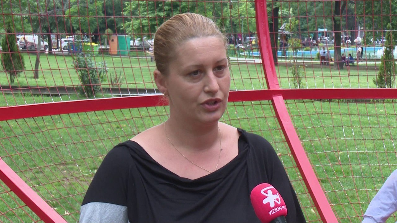 FEMIJES ME AUTIZEM I NDERPRITET TERAPIA PASI FAMILJA NUK KA MUNDESI FINANCIARE, KERKON NDIHME LAJM