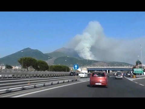 Campania - Incendi tra il Vesuviano e il Salernitano (06.07.17)