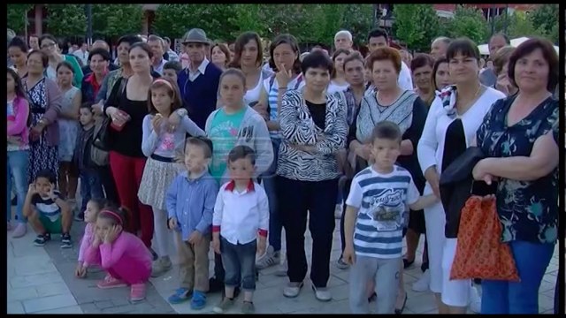 Ora News – Vallja popullore, Lushnja për dy netë nën tingujt e folkut