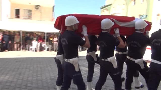 Kavgaya Müdahale Ederken Kalp Krizi Geçiren Polis Toprağa Verildi