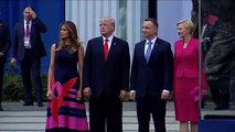 La première dame polonaise met un vent phénoménal à Donald Trump lors de sa visite à Varsovie - VIDÉO