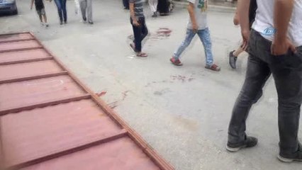 Küçük Çocuk 7.5 Metrelik Demir Kapının Altında Kalıp Öldü