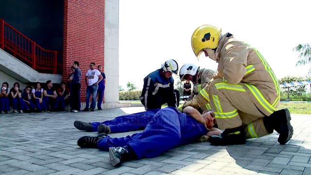 Sulmet me armë kimike, stërvitje antiterror në Shqipëri - Top Channel Albania - News - Lajme
