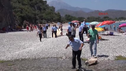 Antalya Sahilde Seyyar Satıcı Operasyonu