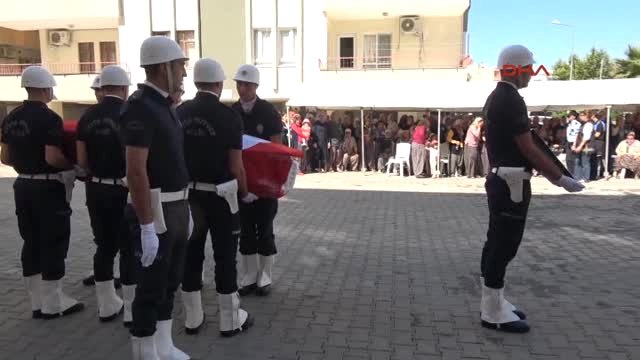 Mersin Kavgacıları Ayırırken Kalp Krizi Geçirip Şehit Olan Polis Toprağa Verildi
