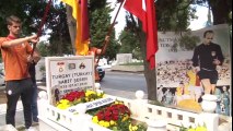 Galatasaray’ın Efsane Futbolcularından Turgay Şeren, Mezarı Başında Anıldı