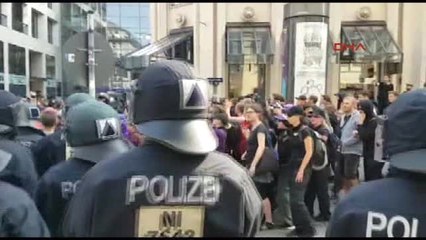 Hamburg'da G-20 Protestoları Sürüyor