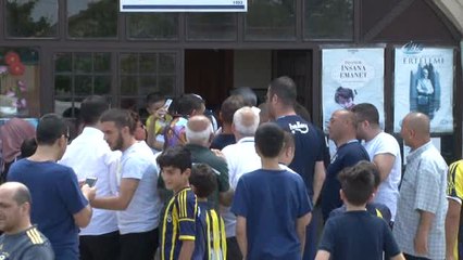 Fenerbahçeli Futbolculara Cuma Namazı'nda Yoğun İlgi