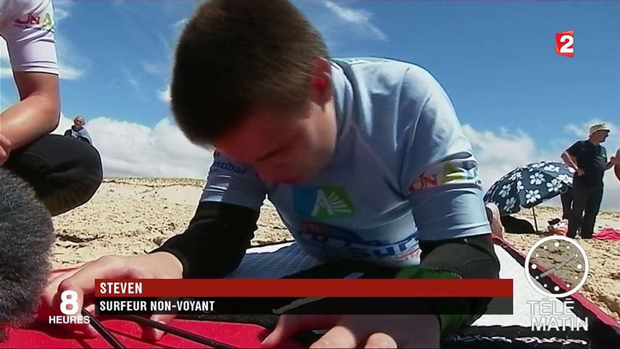 Gironde : des initiations au surf pour les enfants malvoyants