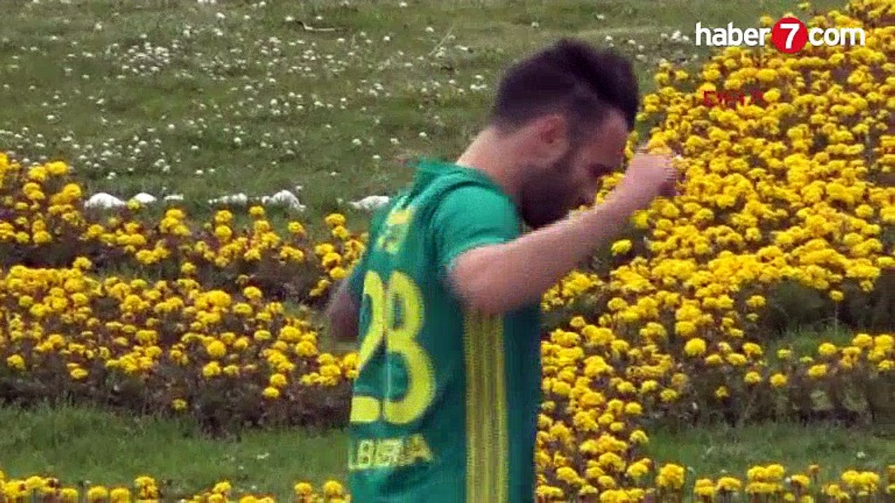 Fenerbahçe'nin yeni transferleri yeni sezon formalarını tanıttı