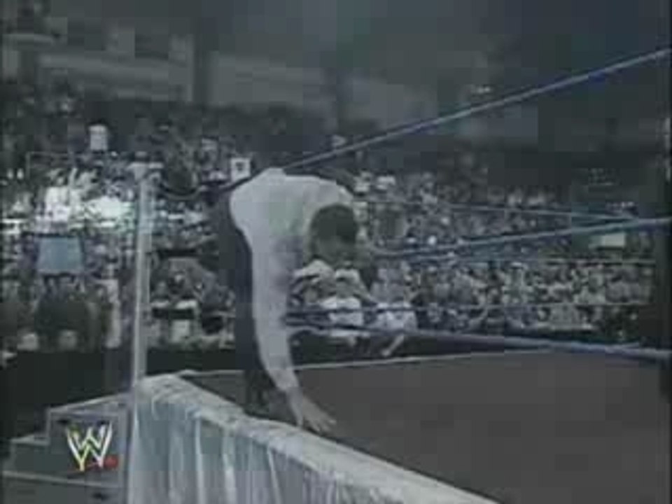 The Lengend Killer Randy Orton gives out RKO