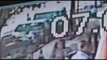 Düzce'de Araç İçinden Cüzdan Çalan Hırsız Güvenlik Kamerasına Yakalandı