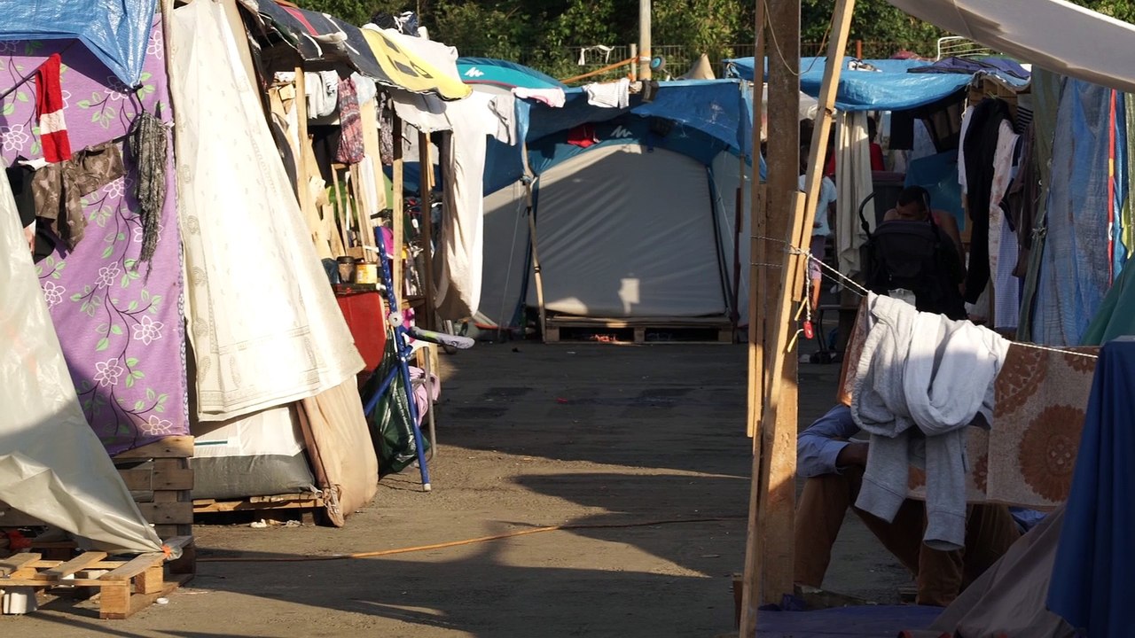 Migrants à Metz : le camp de Blida vu de l’intérieur
