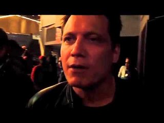 actor Holt McCallany says klitschko ko's tyson fury in one round - jayson cross EsNews Boxing