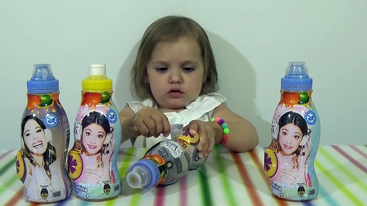 Jugo con jugo de la señorita Katie Violetta Disney con un juguete sorpresa desembalaje Violetta Disney s