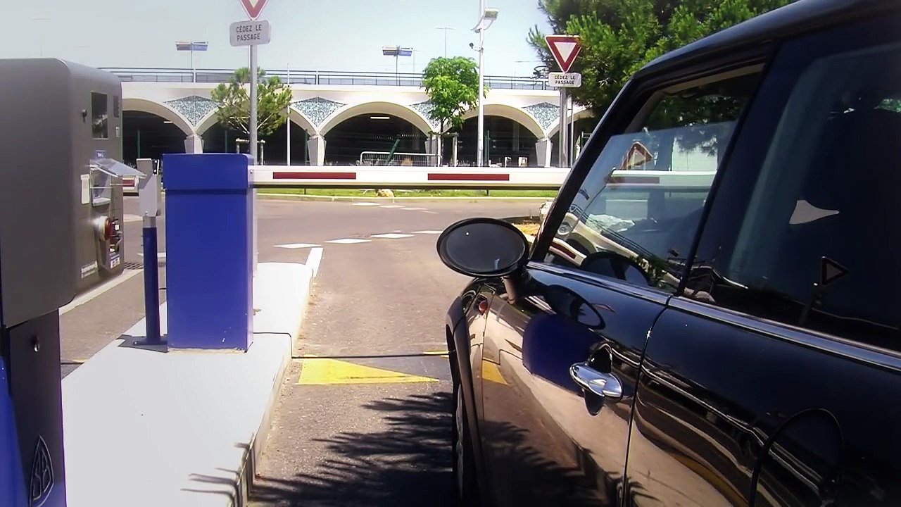 Rabbids - Daily Life - Car park [UK]