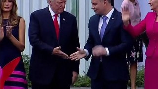 Quand Donald Trump rencontre la Première dame polonaise...