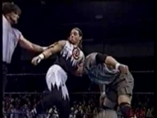 Nova combines a Stunner, DDT and a Legdrop