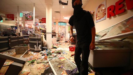 Segunda jornada de fuertes disturbios en Hamburgo con motivo del G20