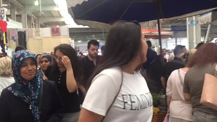 Meyve, Sebze Tezgahlarının Başında Klasik Müzik