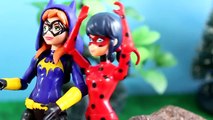 Adrien trai Marinette com a Supergirl - Miraculous: As Aventuras de Ladybug e Cat Noir Par